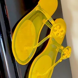 Tory Burch Milli Miller Flat Thong, Citrus, Size 8.